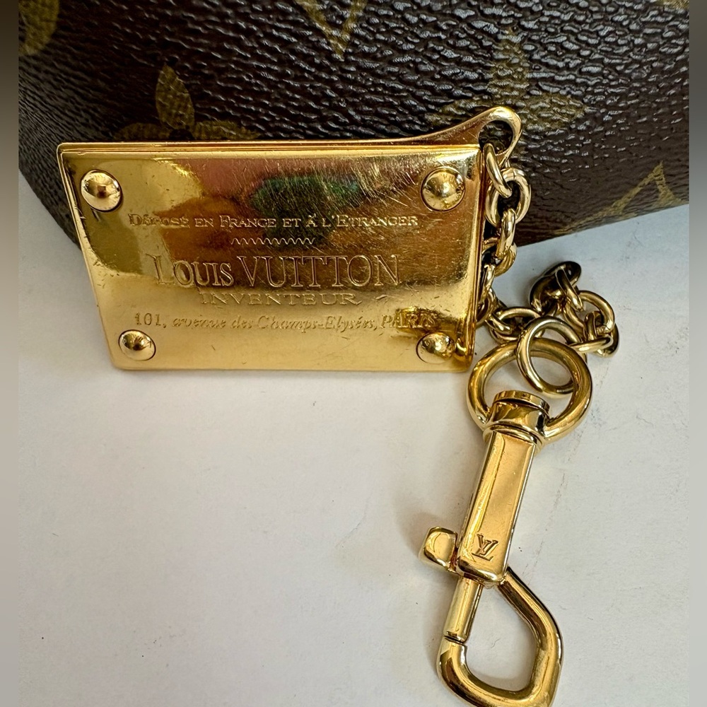 Louis Vuitton Porte Cle Aventur Gold Bag Charm